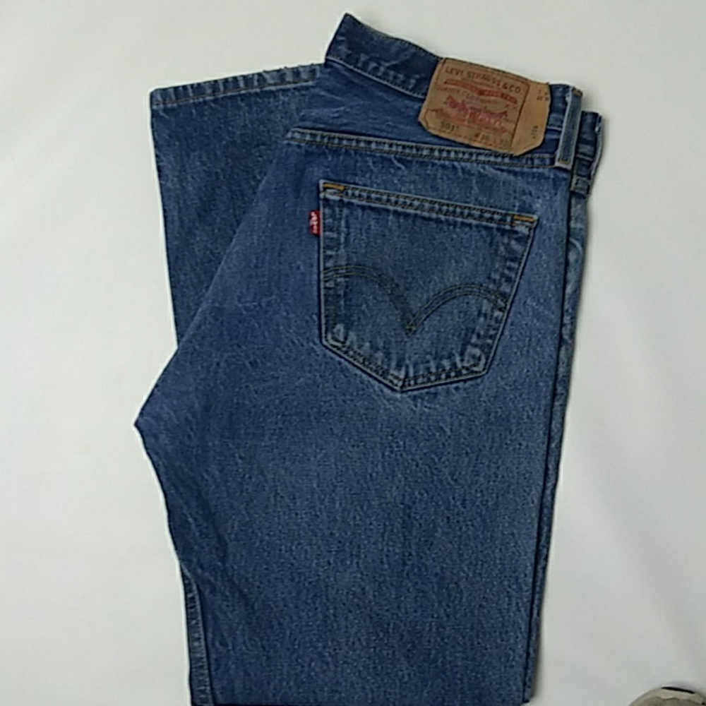 LEVIS 501s